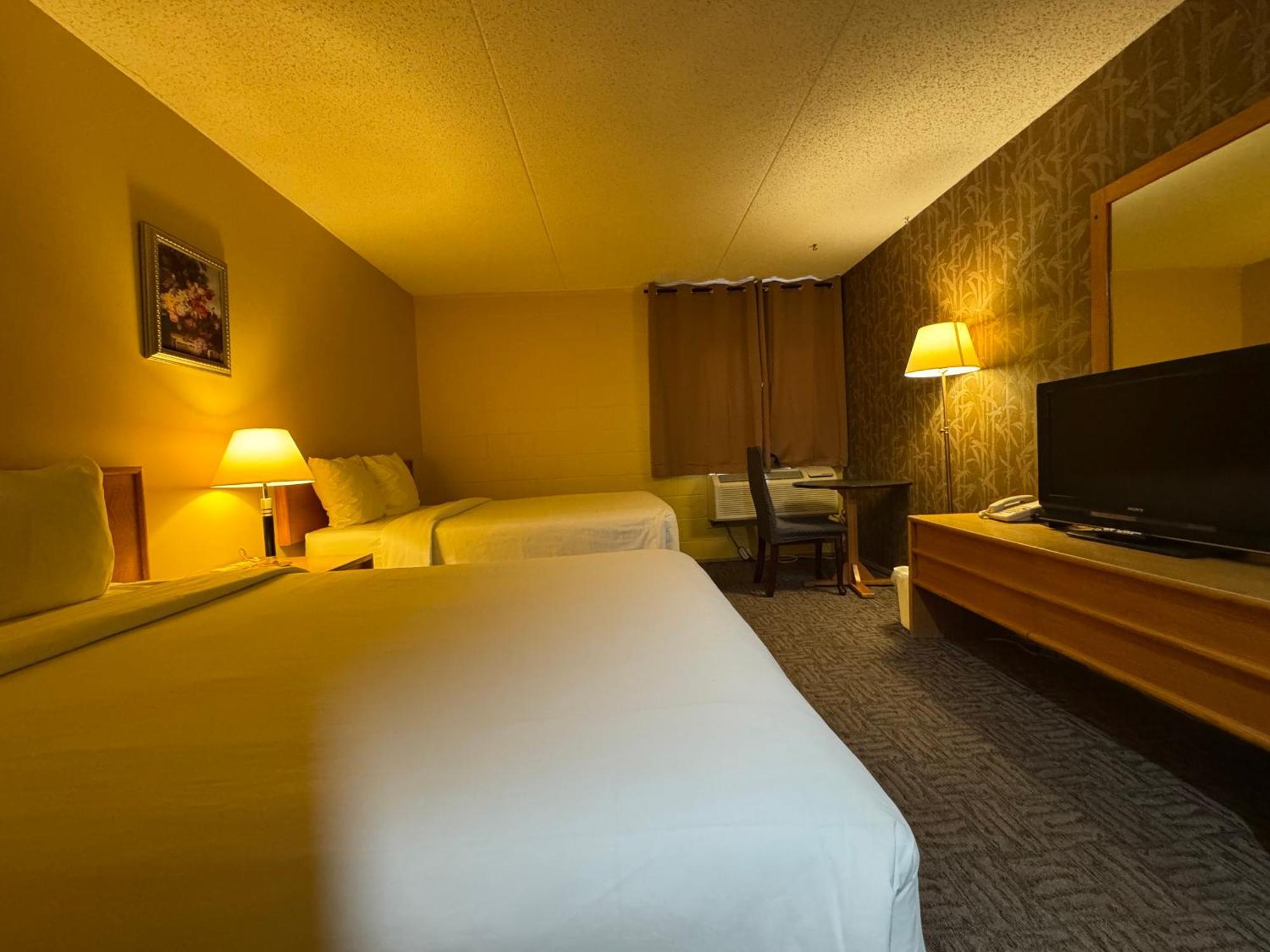 Best Stay Inn Melville 外观 照片